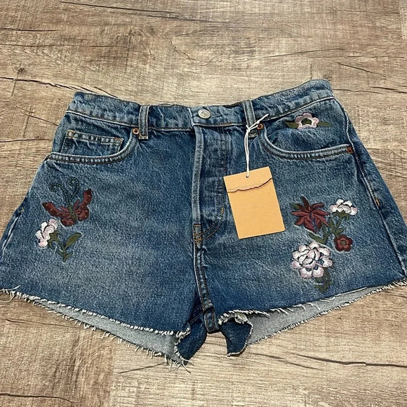 NWT!! Reformation Jeans - Charlie High Rise Jean Short in Fauna Embroidery - 26 - Picture 5 of 8